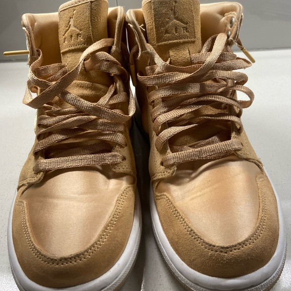 Jordan Shoes - Jordan 1 Season of Her: Ice Peach (Women’s)